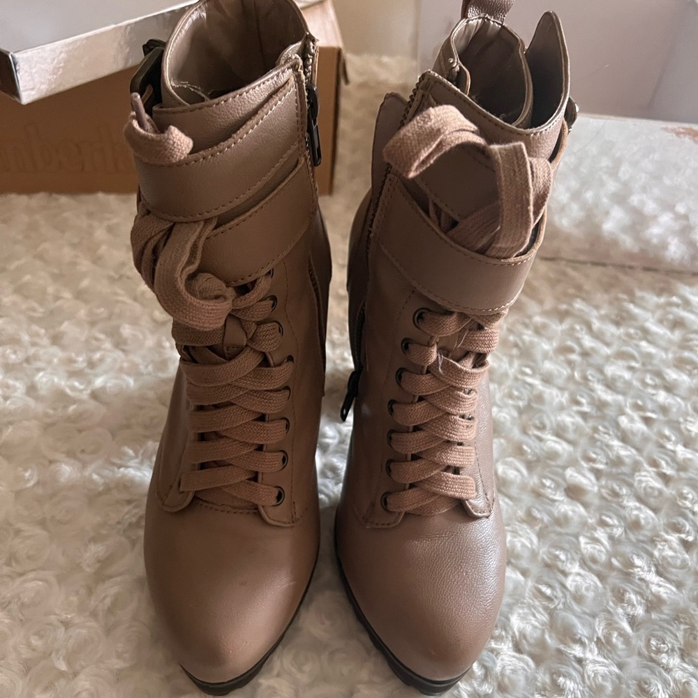 Super Cute High Heel Boots Size 7